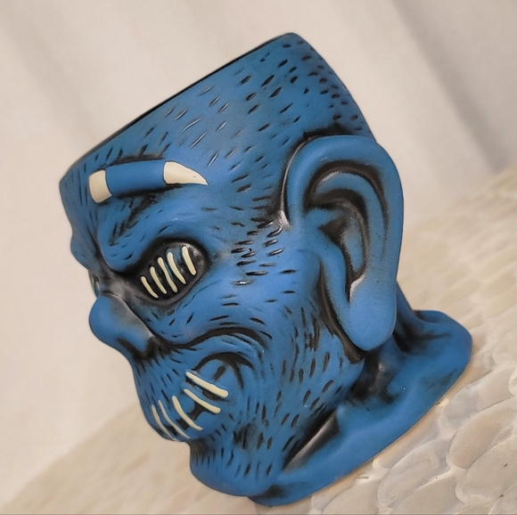 DISNEY - Trader Sams Grog Grotto - Shrunken Zombie Head - 4th Edition - Picture 3 of 11